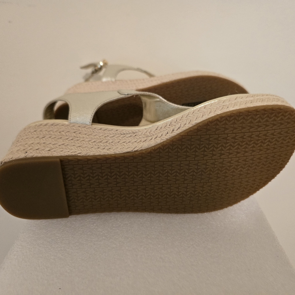 MICHAEL Michael Kors Gold Sandals - Picture 3 of 10